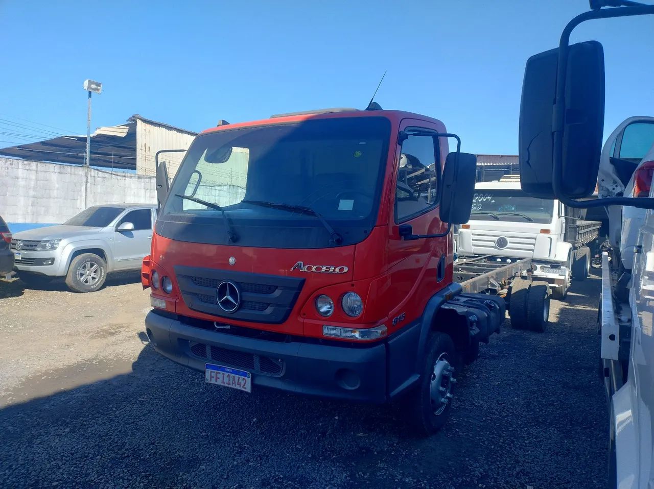 MB acelo 815 plataforma  - Foto 3