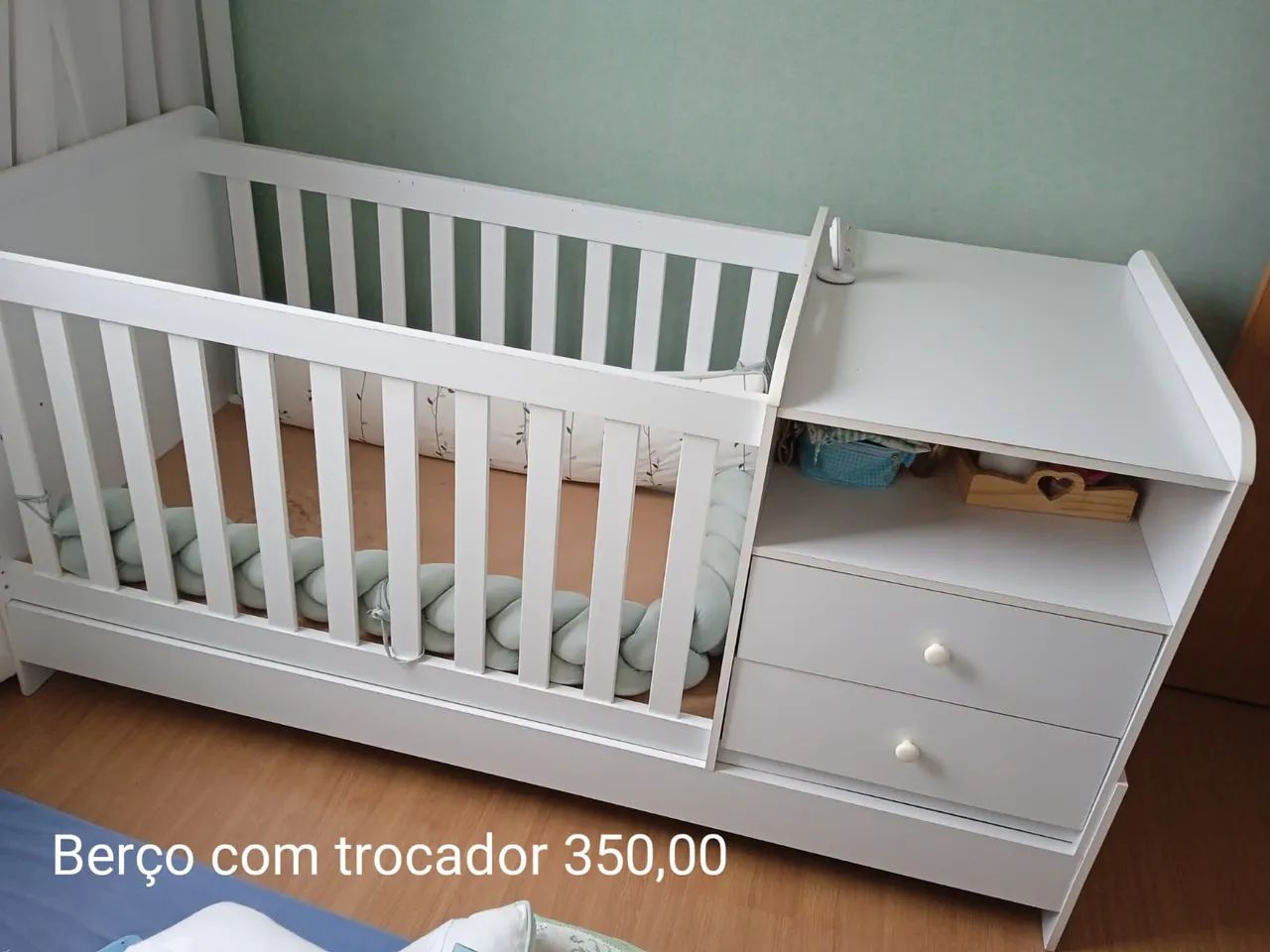 Berço com trocador - bem conservado 
