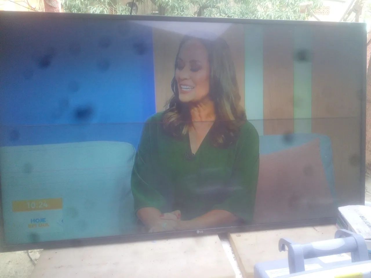Tv lg 50 polegadas com tela mais ou menos  - Foto 2