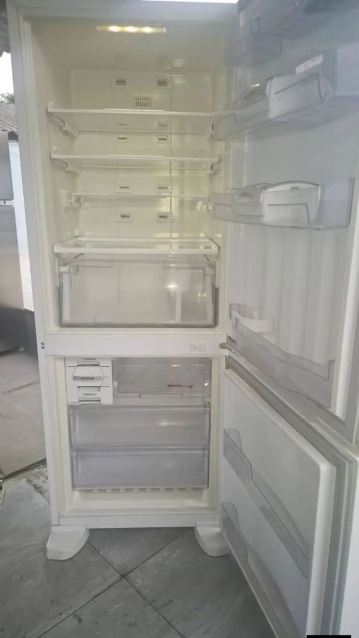Geladeira inverse,em perfeito estado  - Foto 2