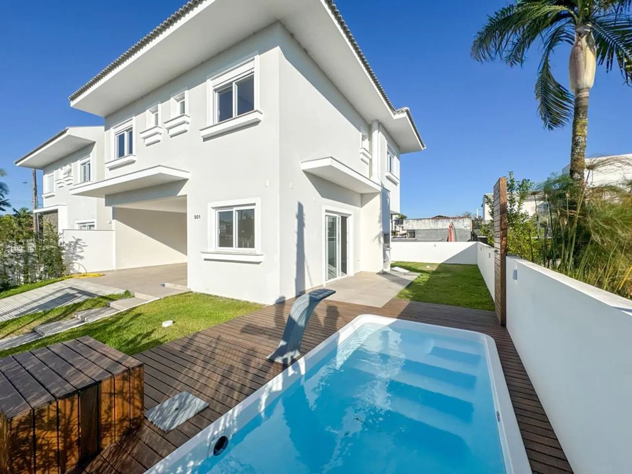 Casa Com Piscina 3 Suites na Praia da Daniela, Florianópolis