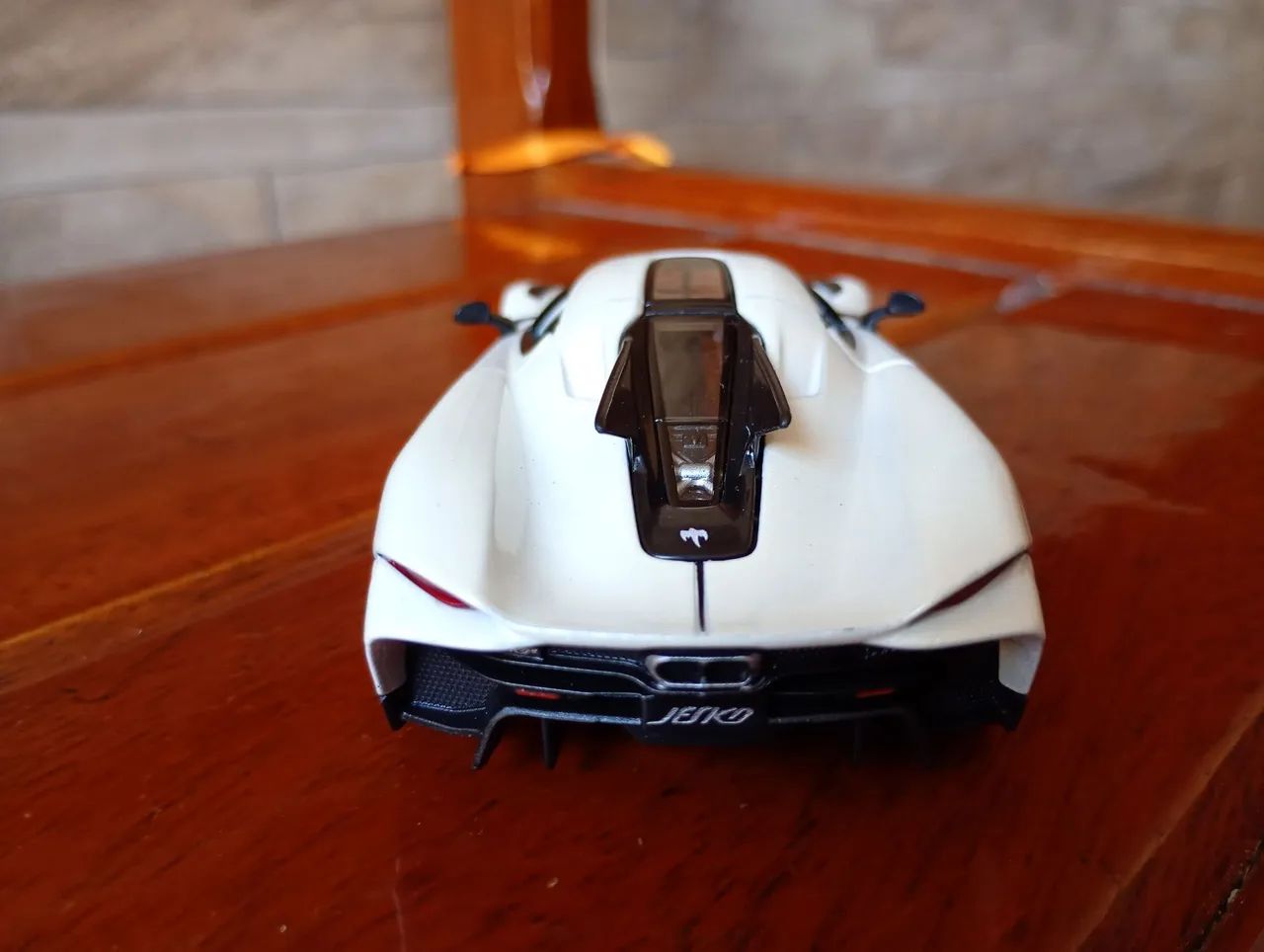 Miniatura Jesko Absolut Kinsmart  - Foto 4