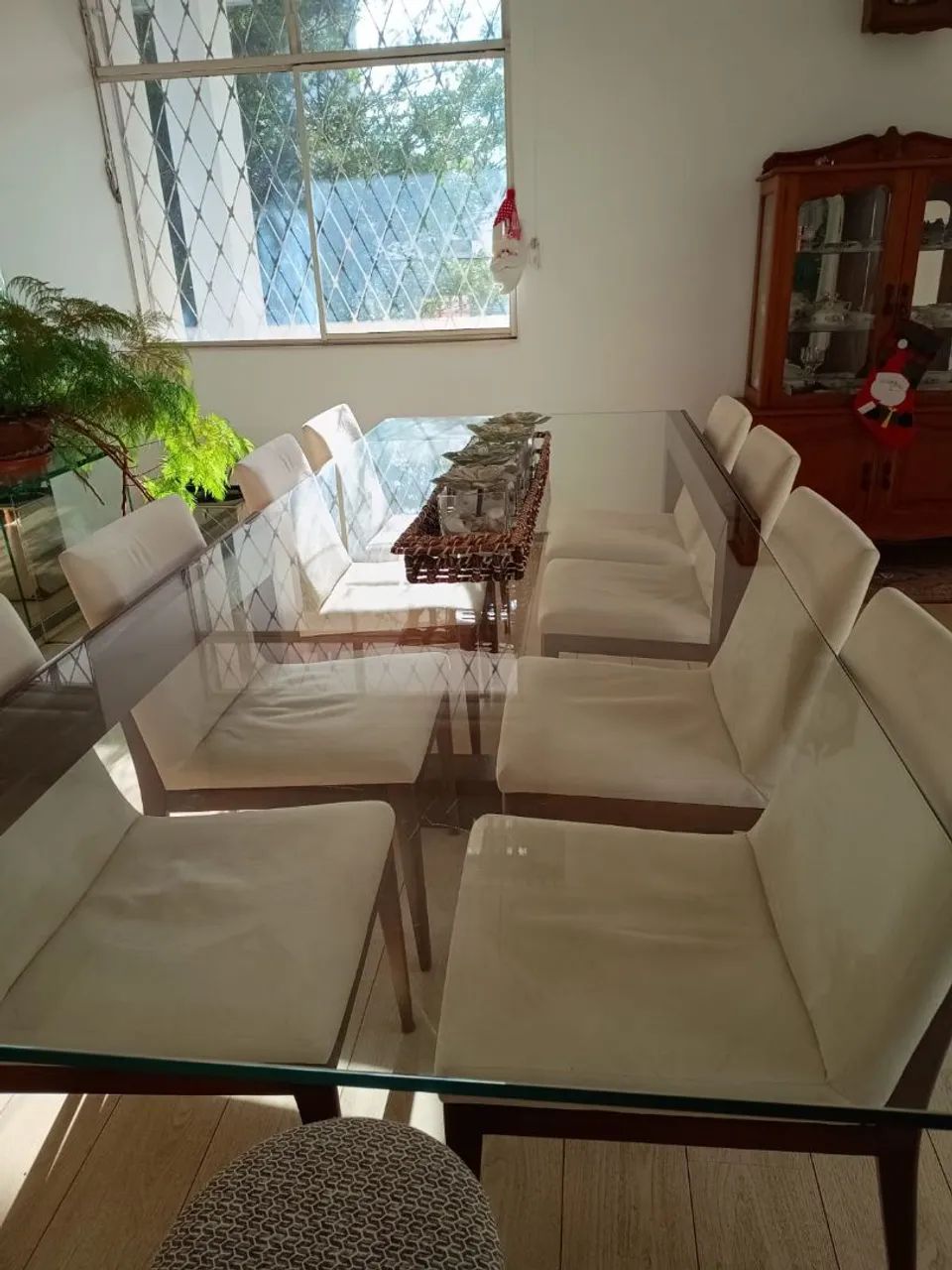 Linda mesa de jantar de vidro,  pé de madeira. 2,75m de comprimento.. - Foto 2