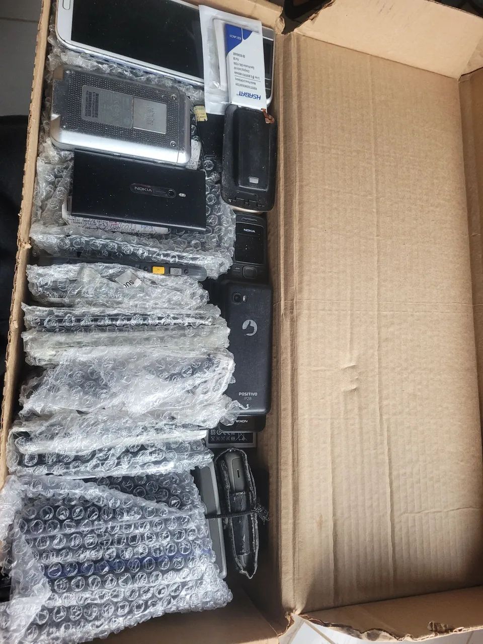 Lote aprox 300 celular colecao e pecas alguns raros - Foto 2