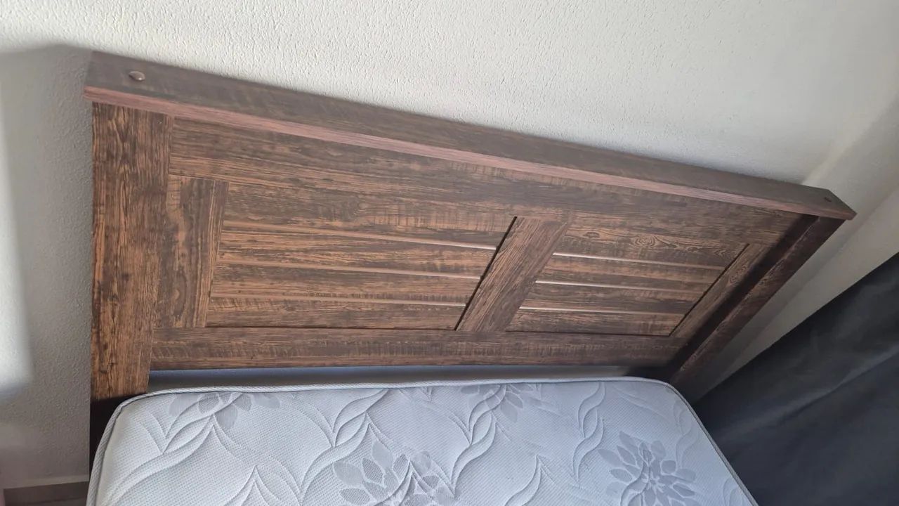 Cama e colchão 