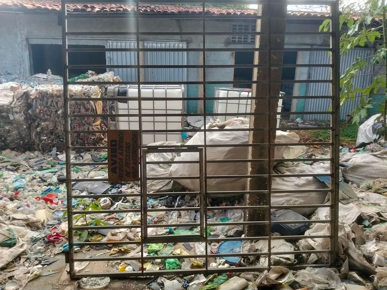Portão e grade - Foto 2