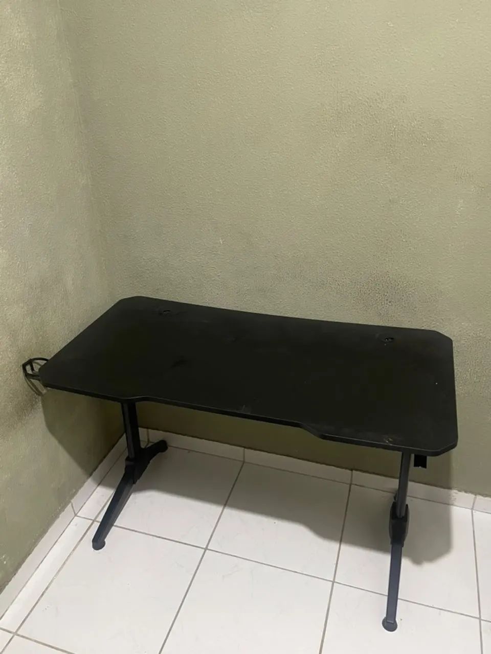 MESA GAMER KBM PRATICAMENTE NOVA 