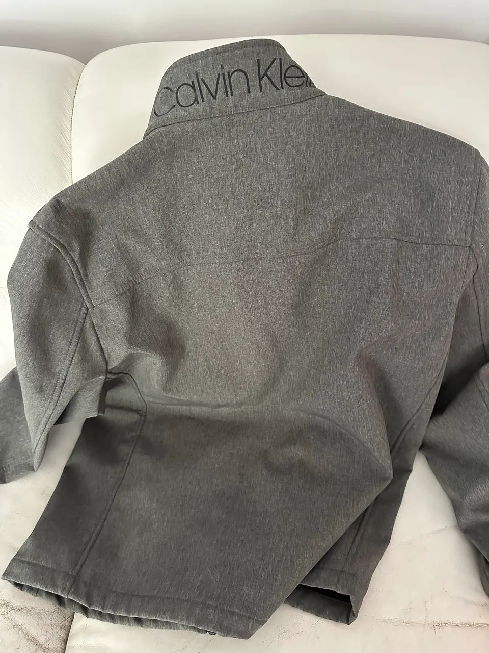 Casaco Calvin Klein neoprene francês sem uso - Foto 2