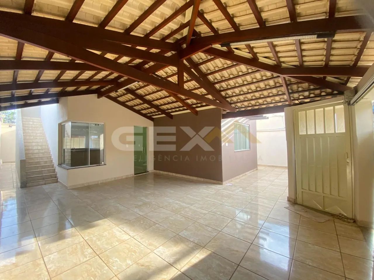 Casa à Venda com 03 Quartos no Bairro Danilo Passos em Divinópolis MG.