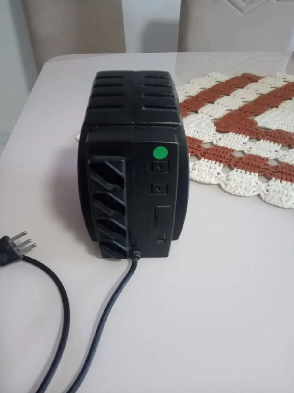 Estabilizador para computador usado mais em perfeito estado e funcionando.