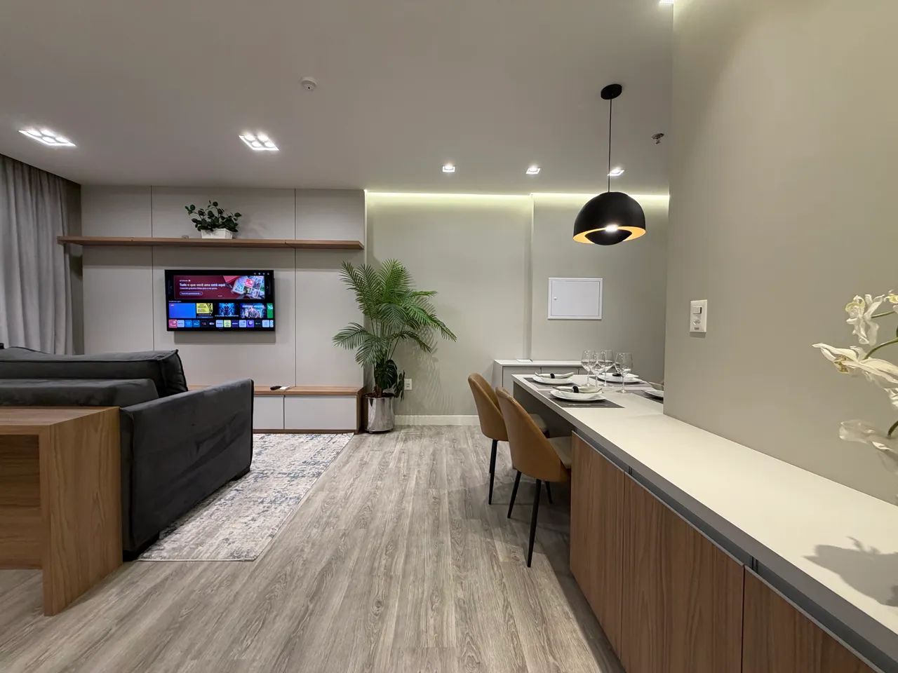 FLAT FINAMENTE MOBILIADO | MEIA PRAIA