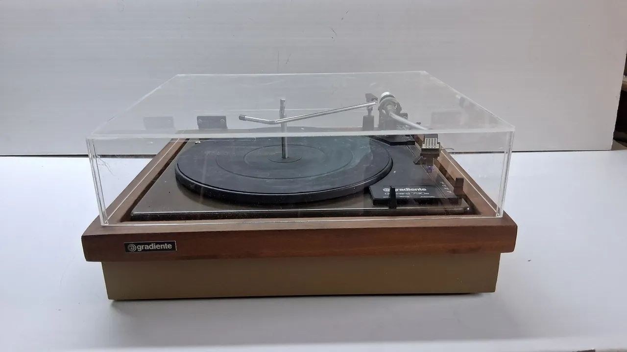 Toca disco gradiente garrard 730 S marrom 