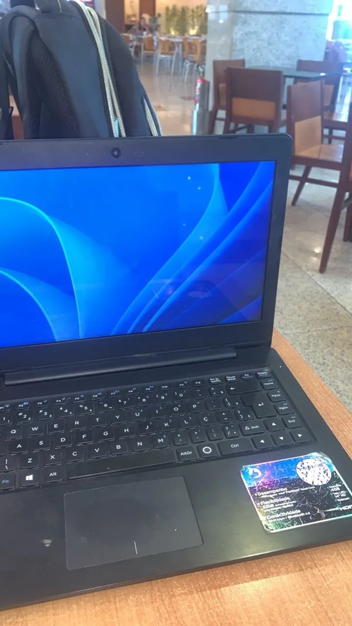 Notebook semi novo 