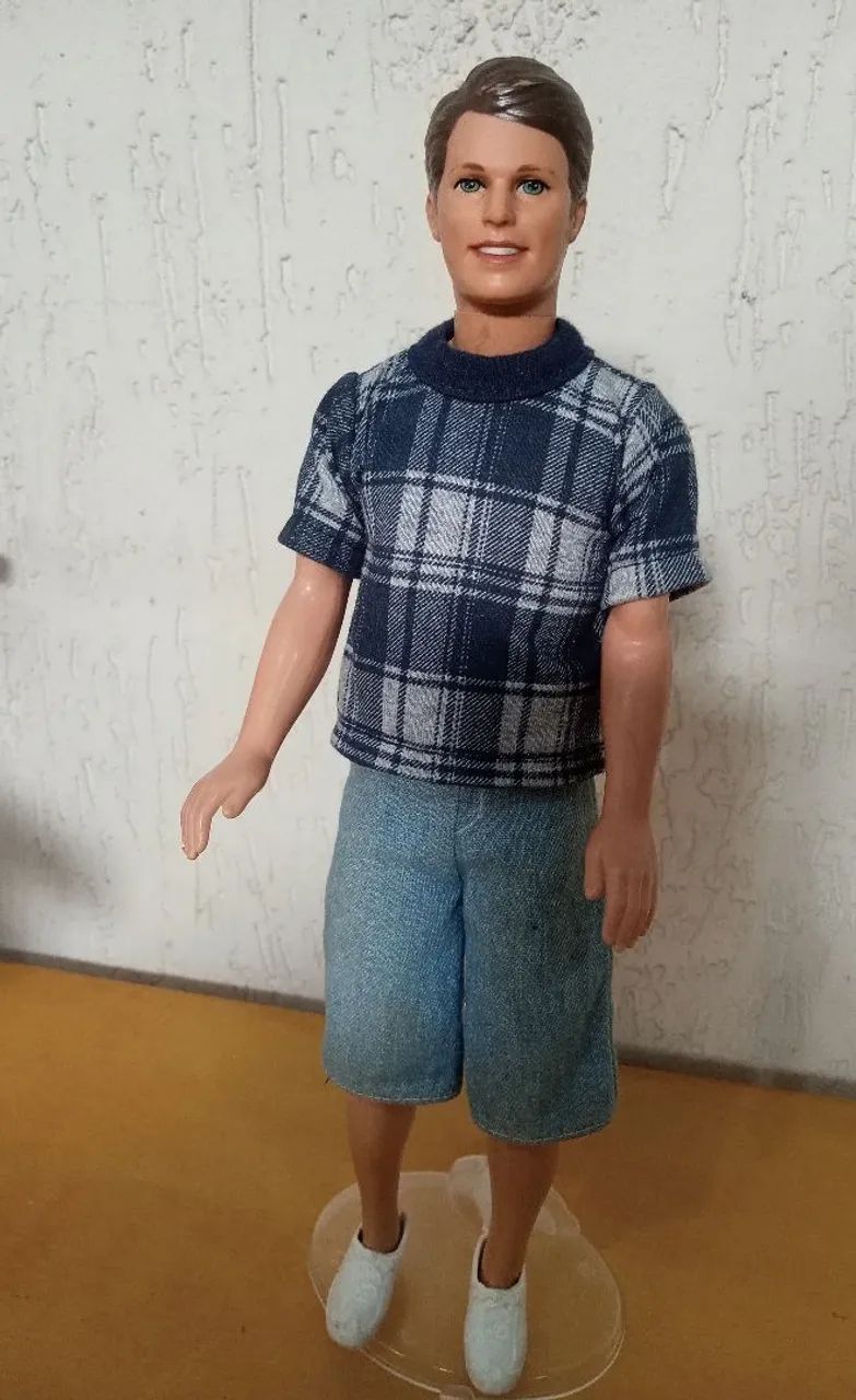 Boneca Ken, todo original dos anos 90 