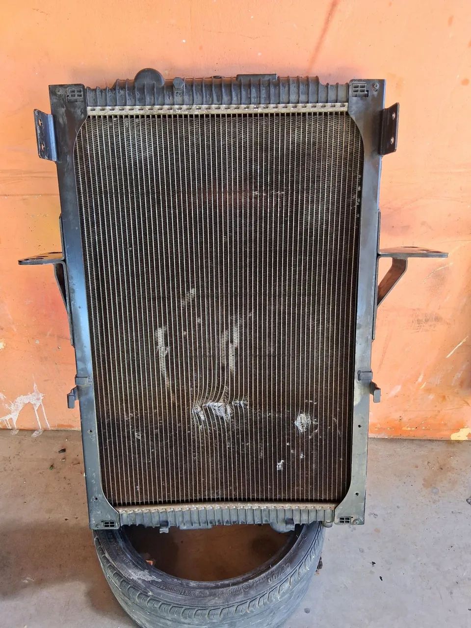 Radiador  VM Volvo  270 2019 original. 