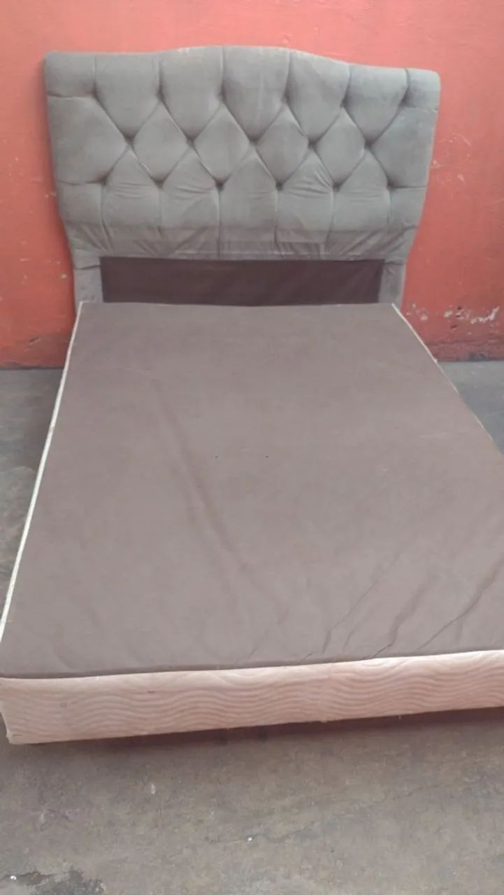 Vendo box de casal com cabeceira 