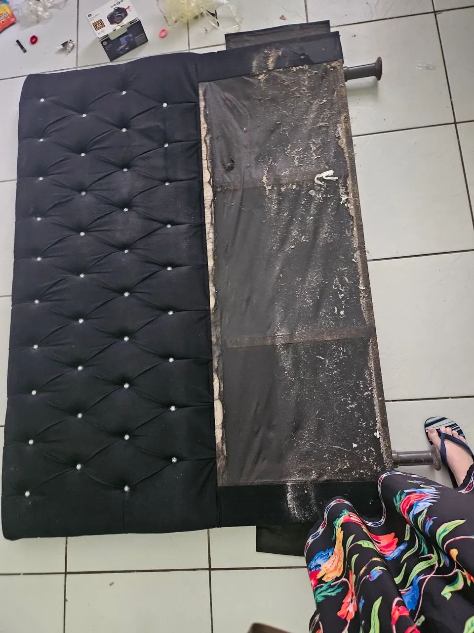 Painel de cama queem em madeira maciçoa - Foto 4