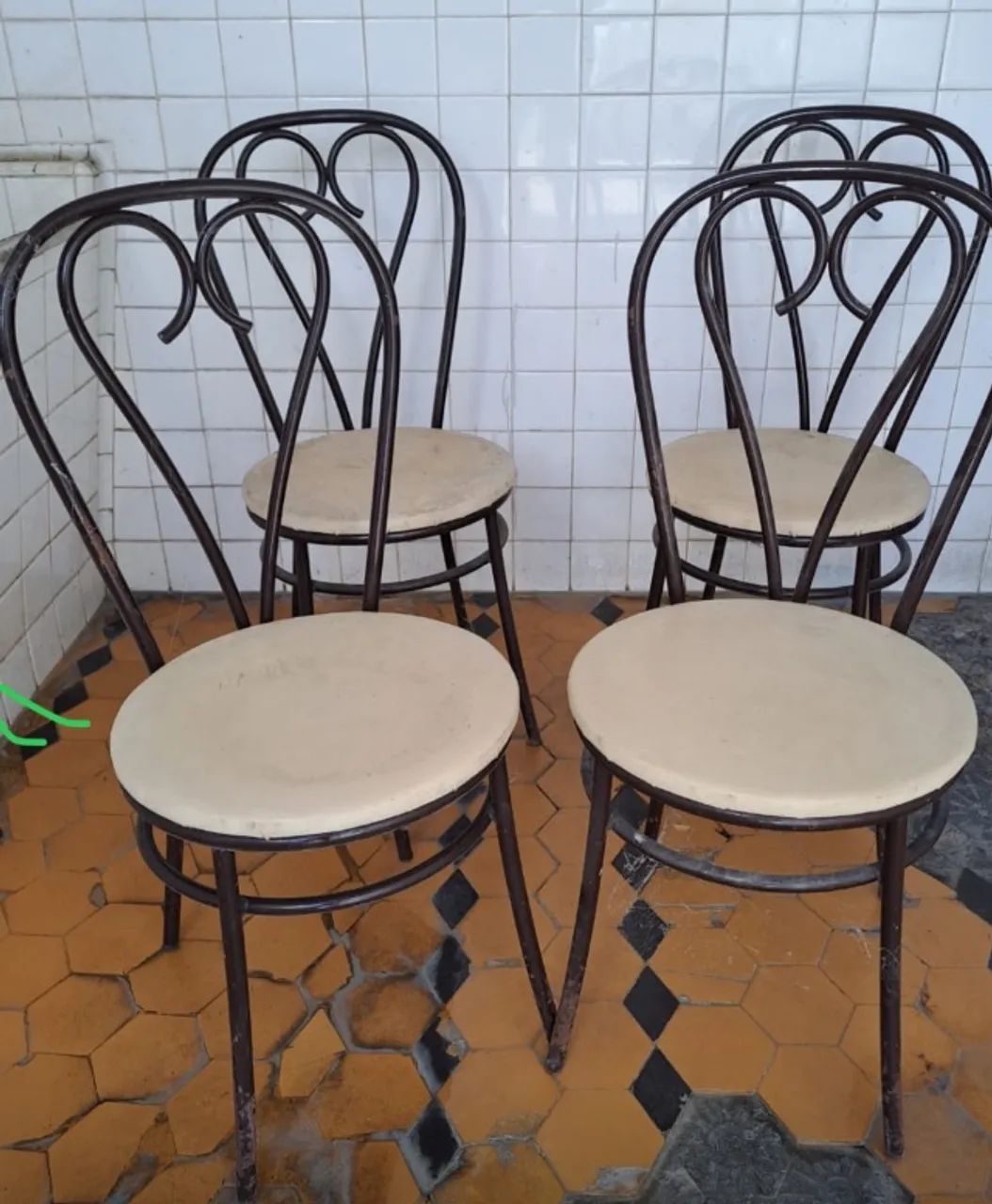 Cadeiras de ferro