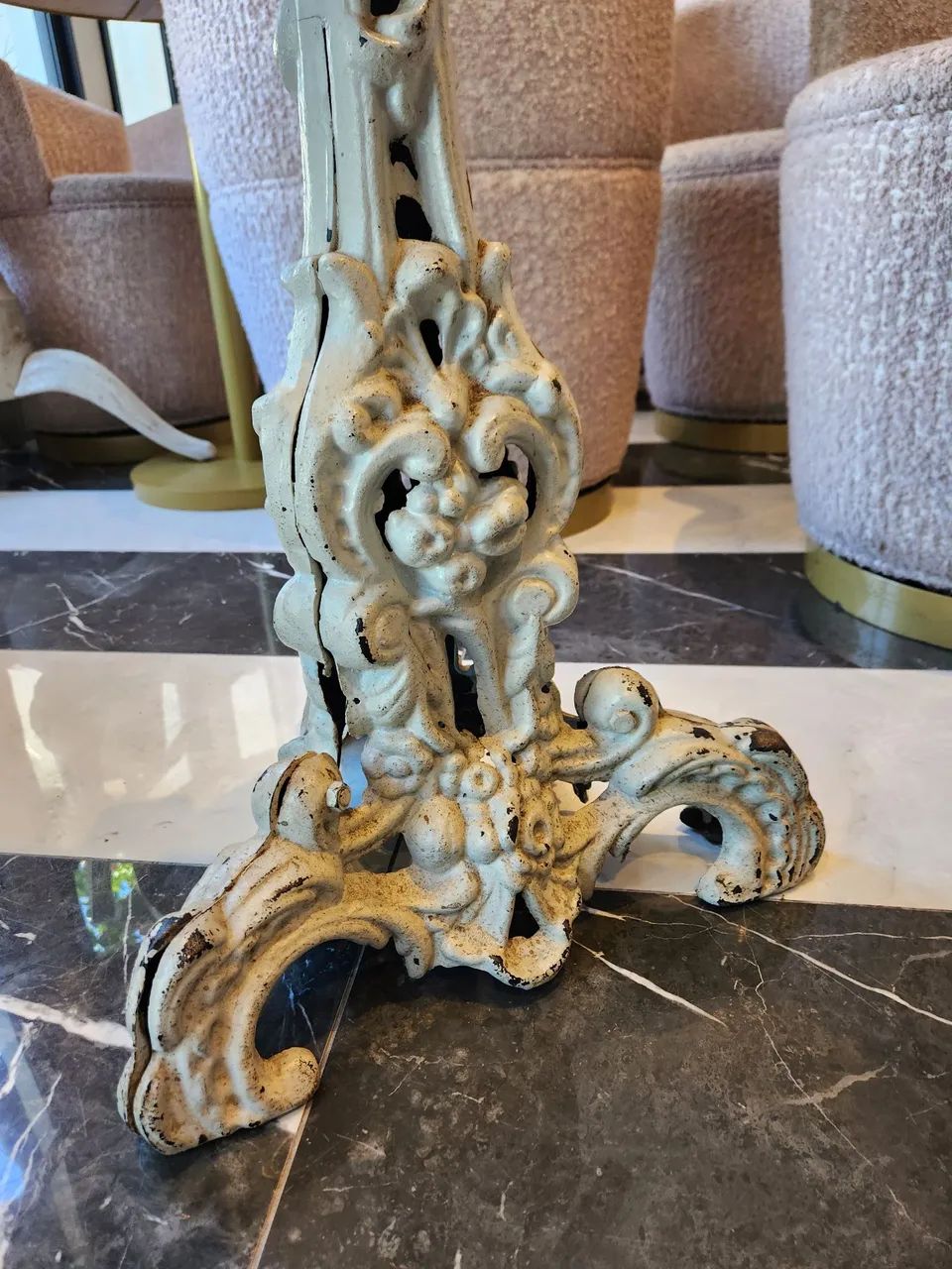 Pé de mesa de ferro fundido branco - Foto 4