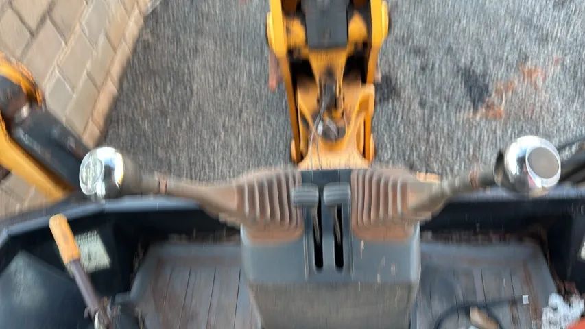 Retroescavadeira JCB 2013 3CX 4x4  - Foto 4