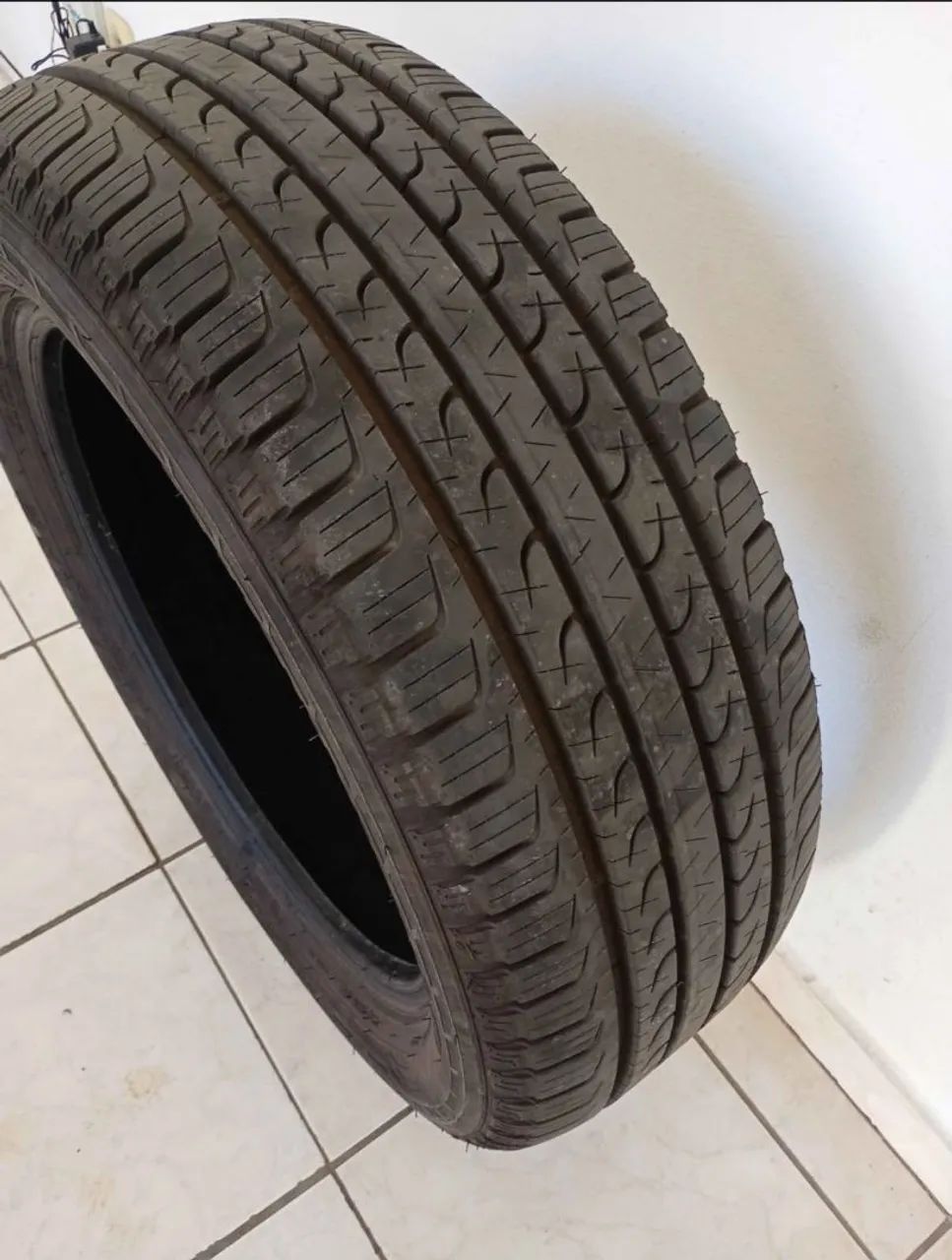 Pneus Goodyear 225/55 R18 efficientgrip seminovo  - Foto 2