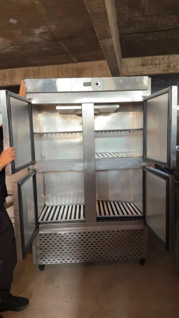 Câmara Refrigerada Vertical em Aço Inox - 4 Portas - Foto 3