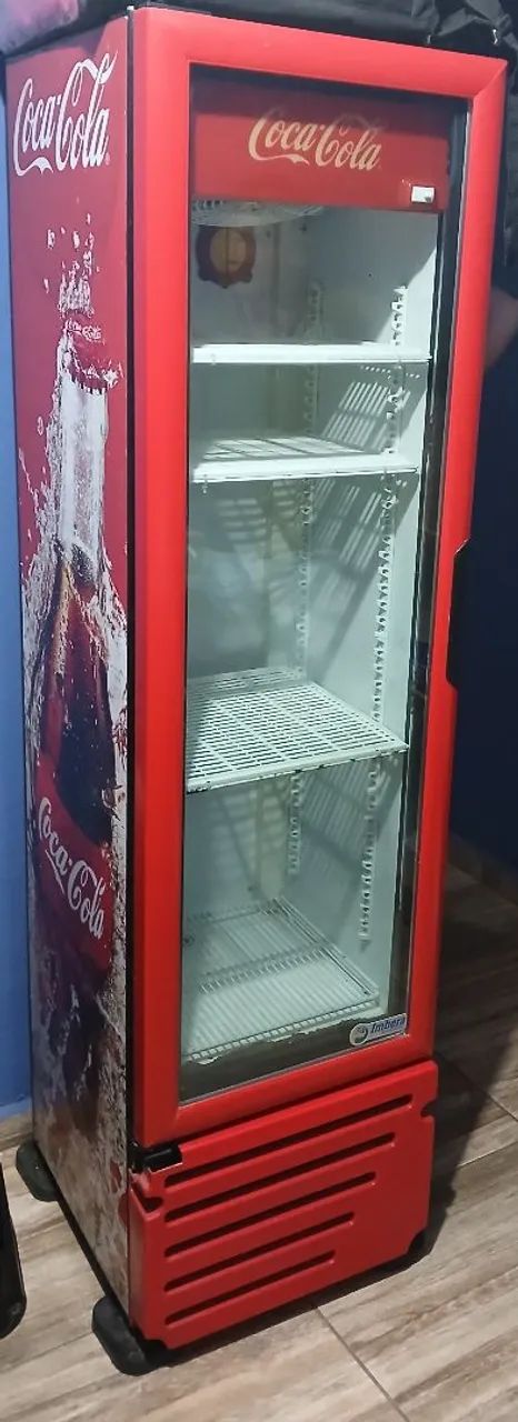 VENDE-SE EXPOSITORA 
