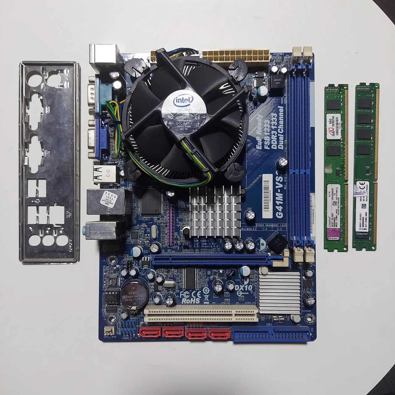Kit Placa Mãe 775 DDR3 Pentium E5400 e 4 GB