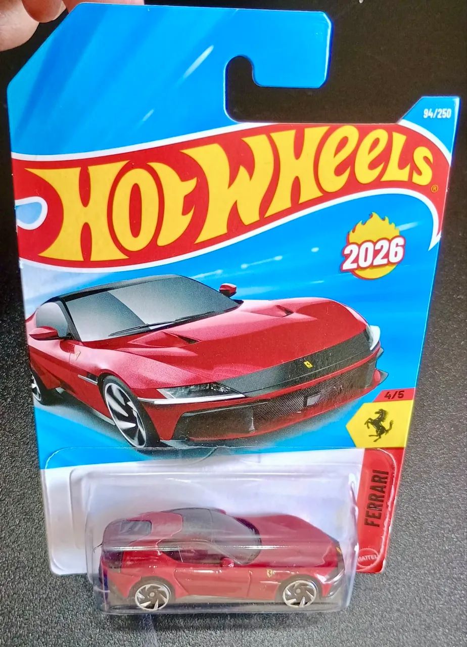 Hotwheels ferrari 12 cilindri 1/64 