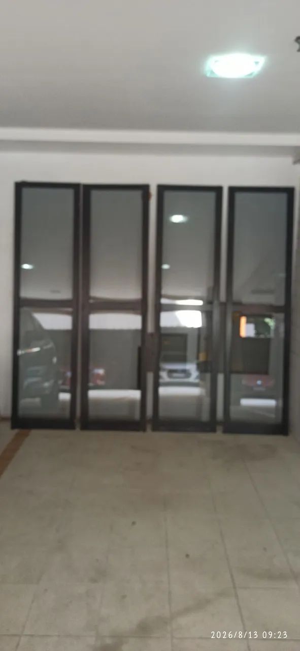 Porta  de correr  de 4 folhas 