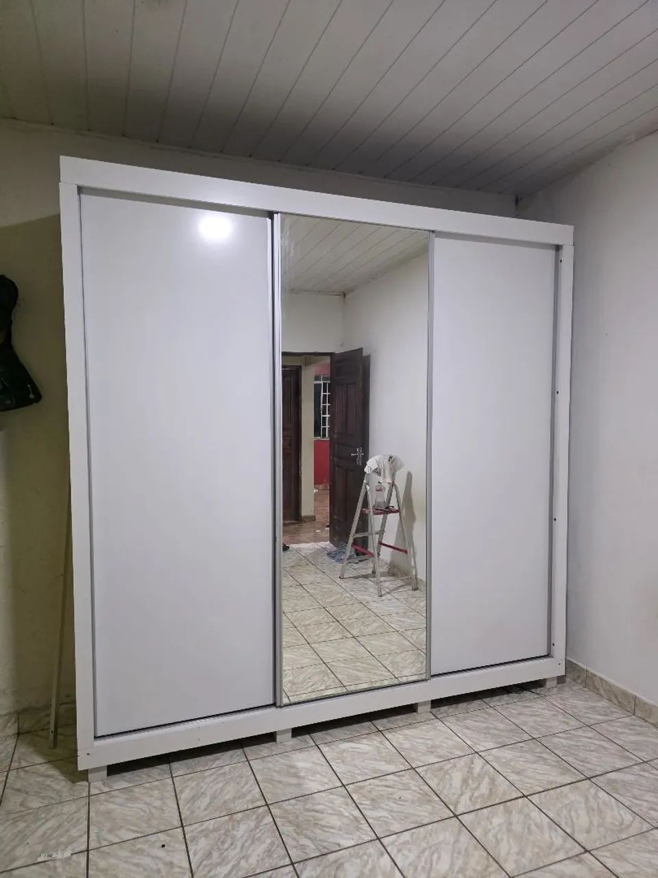 GUARDA ROUPA GRANDE COM ESPELHO - Foto 2