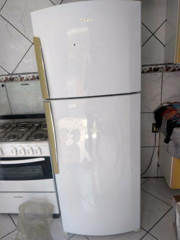 Geladeira muito nova