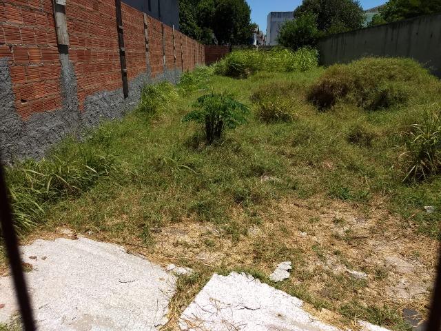 Excelente terreno próximo a Lagoa, Shopping e amplo comercio, plano e pronto p/construir - Foto 5
