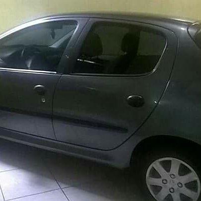 Vendo Peugeot 1.0precisar arrumar a chave de ceta - Foto 4