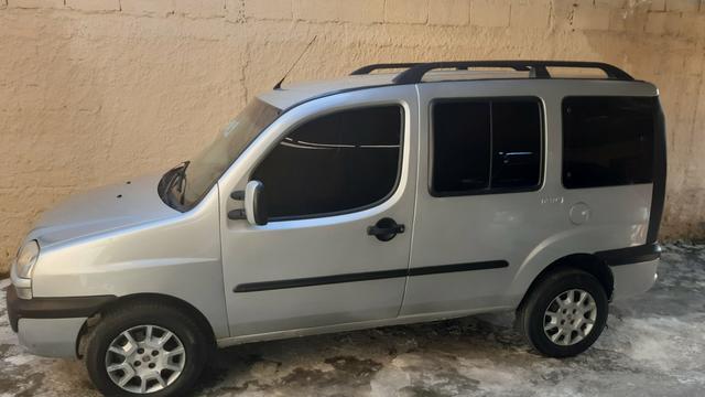Doblo ELX 1.8 Flex direção hidráulica e trava 2009/09 - Foto 2