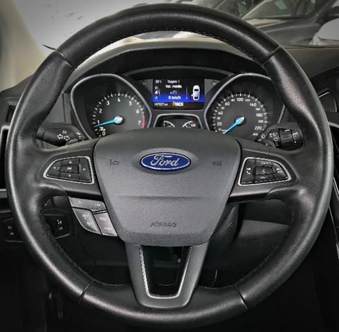 Ford Focus Titanium Fastback C/ Teto Solar 2.0. Branco 2016/2017 - Foto 8