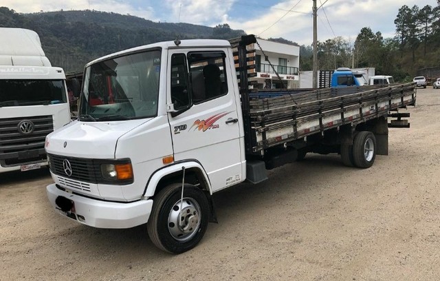 Mb 710 carroceria 2010 - Foto 4