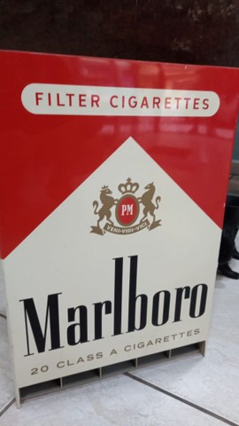 Expositor Marlboro de cigarros