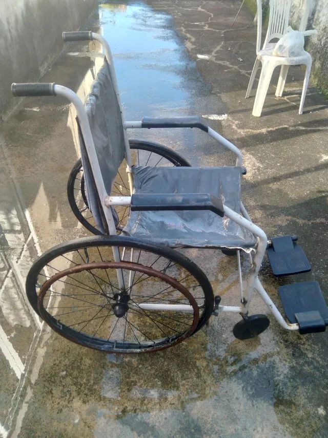Candeira de roda vende-se 