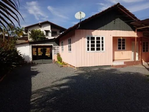 Casas à venda na Rua Marechal Hermes em Curitiba