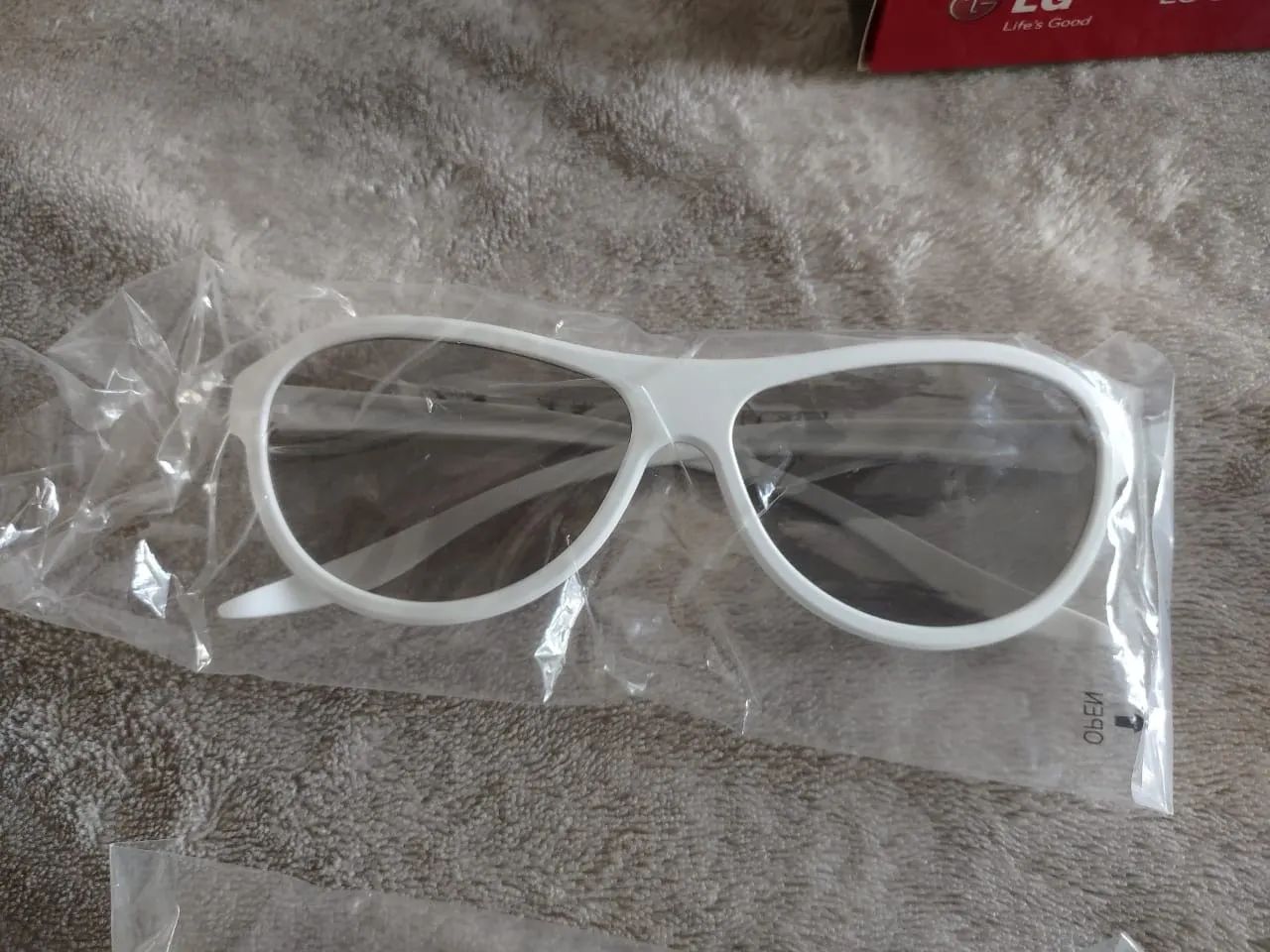 kit com 4 óculos para ver em 3D - Foto 3