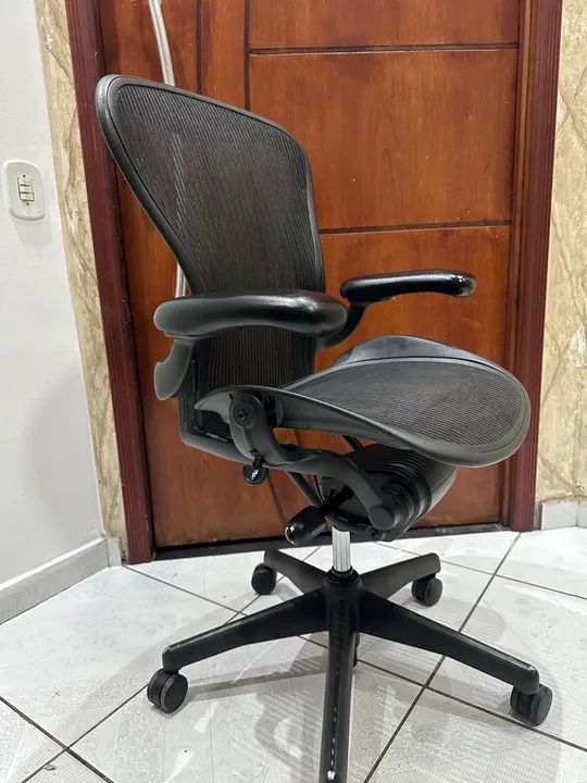 Cadeira herman miller aeron B classica frete grátis sp capital  - Foto 4