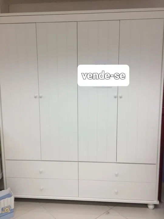 Guarda roupa branco