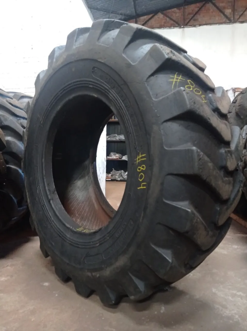 Pneu 17.5R25 Original Usado 16 Lonas Goodride 80% de Borracha