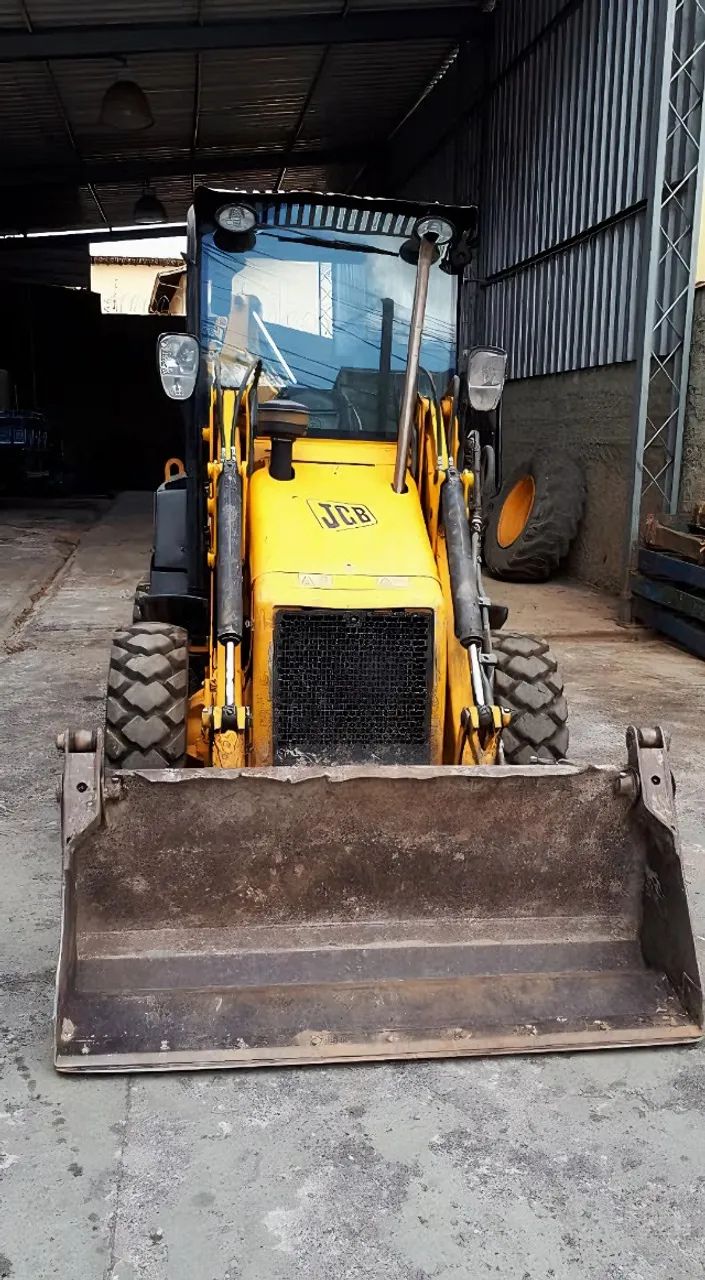  MINI RETROESCAVADEIRA JCB 1CX Ano 2013 - Foto 2