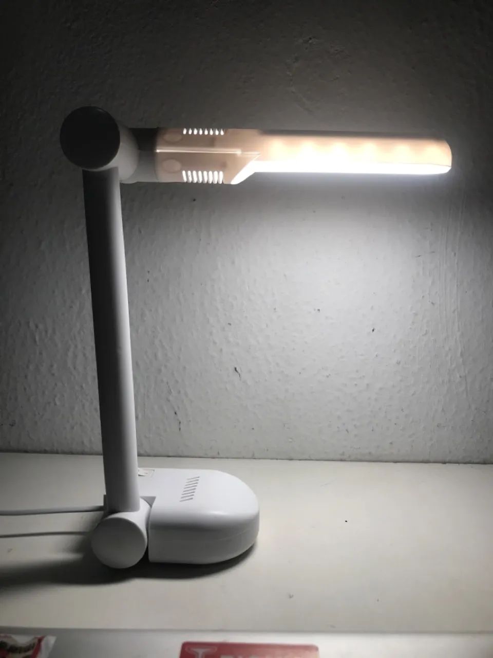 Luminária pelicano branca bivolt LED