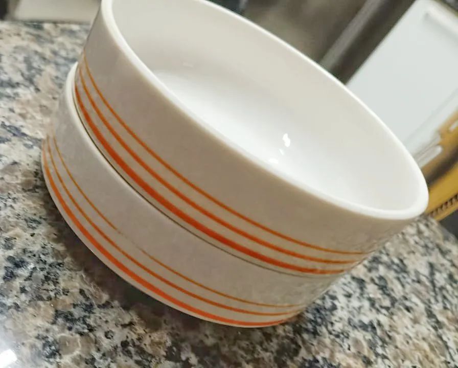 Par de cumbucas de louça 