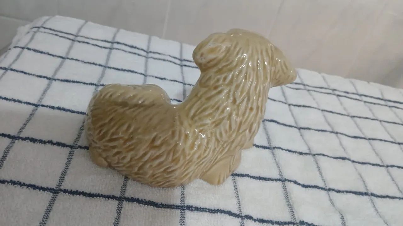 Linda escultura de cachorro em cerâmica - Foto 4