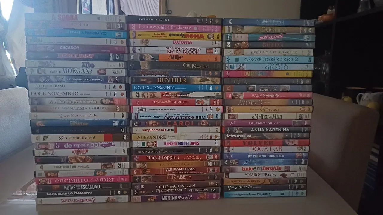 Coleção de DVDs diversos - Filmes e Séries