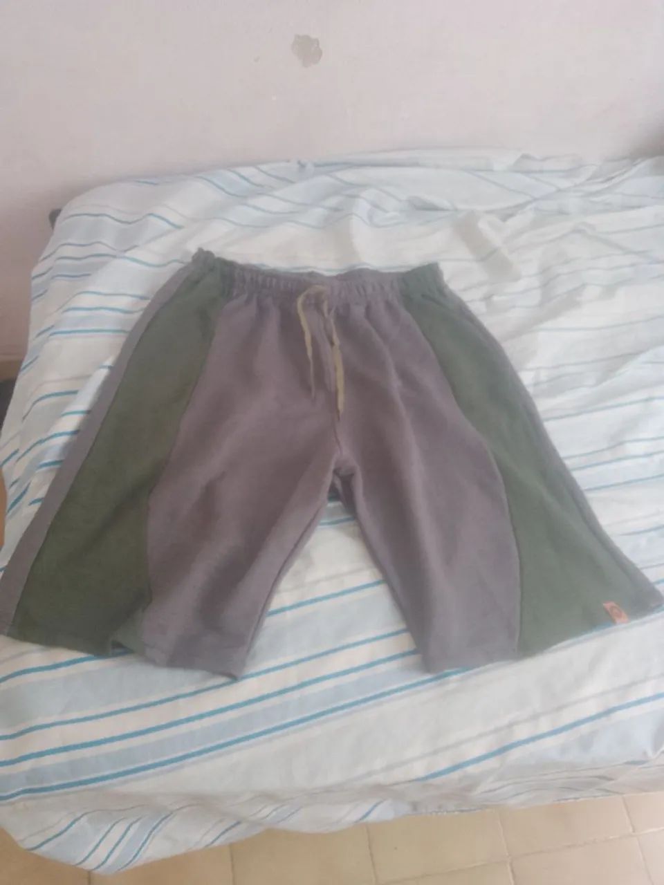 Vendo bermuda de moleton . - Foto 2